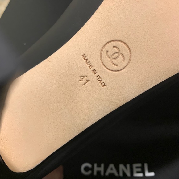 SoldxxxxxxxxChanel Simple Pumps - Picture 7 of 9